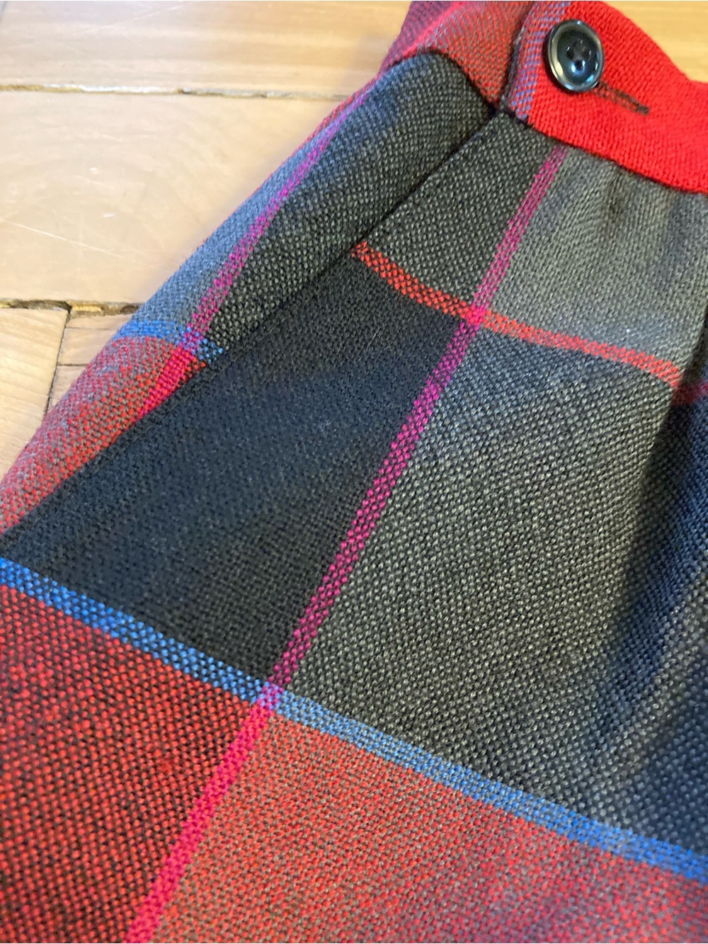 Vintage Plaid Wool Midi Skirt in Red and Black - Picture 3 of 4